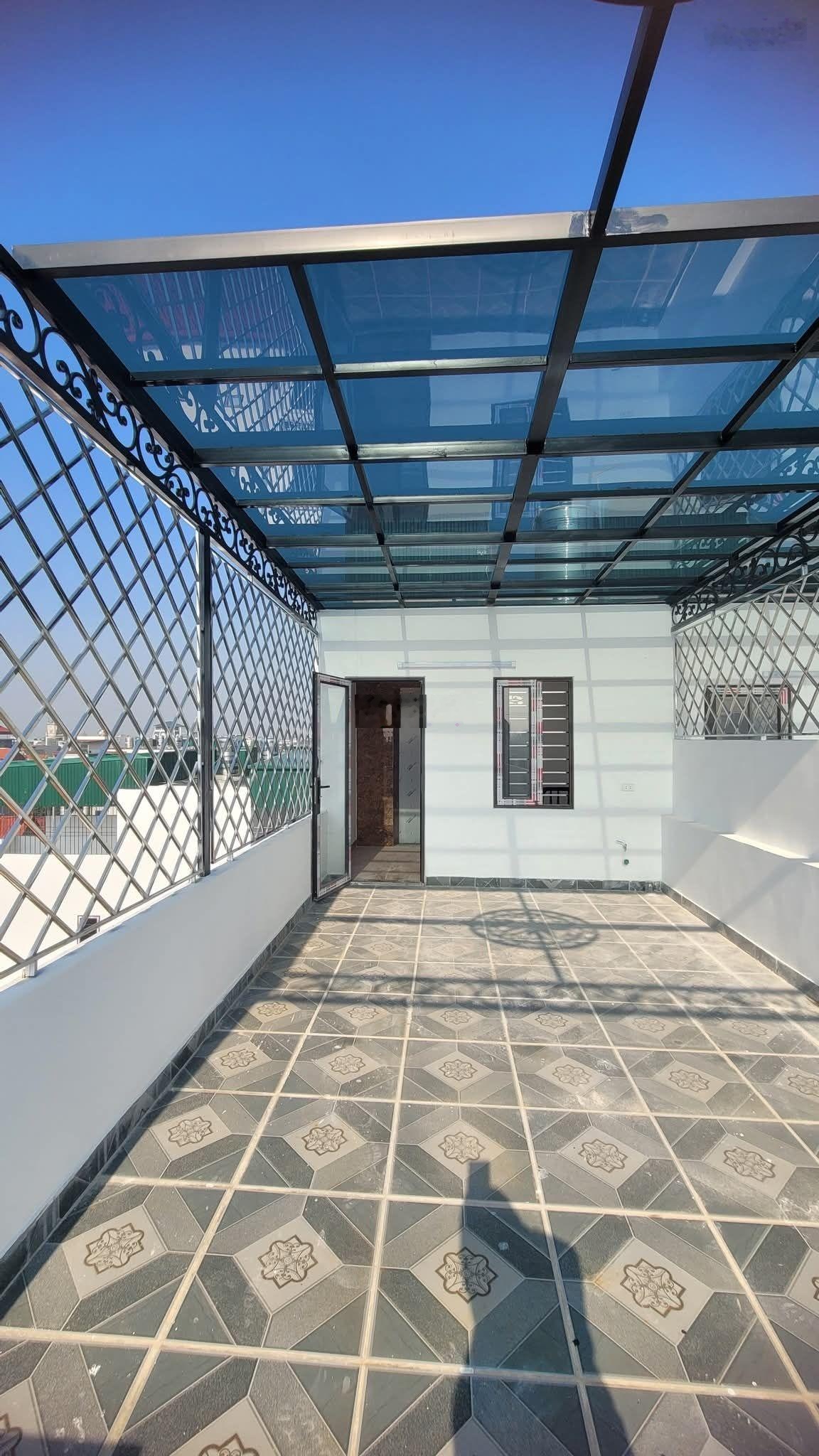 Nhà mới Tân Cổ điển ngõ Yên Lộ ôtô qua, sát KĐT Đô Nghĩa,30m ôtô tránh.42m2, 6T thang máy, hơn 9tỷ