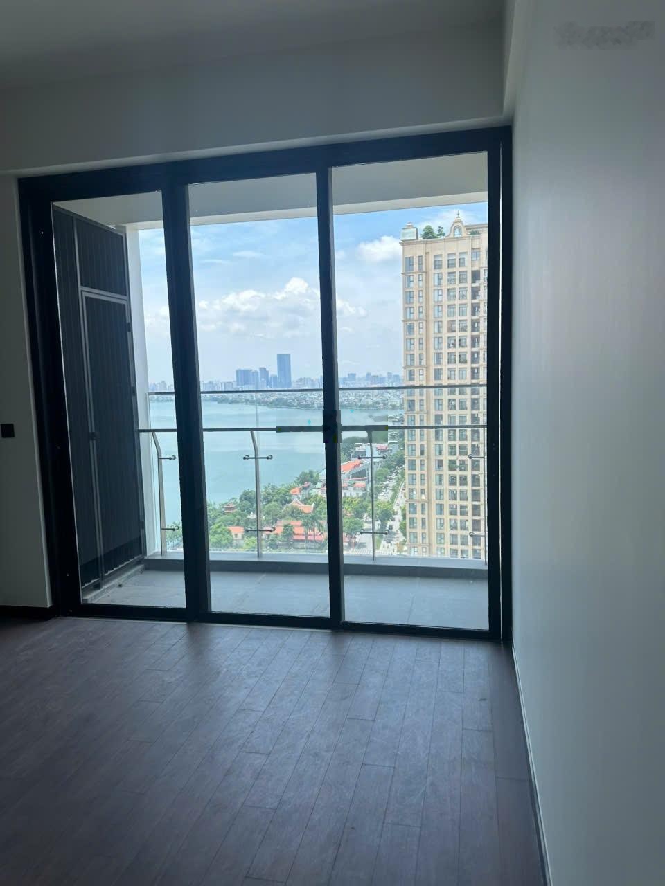 Bán căn hộ cao cấp toà D'eldorado vị trí đắc địa: 39m2-1 ngủ- View thành phố- tầng cao-4,5 tỷ