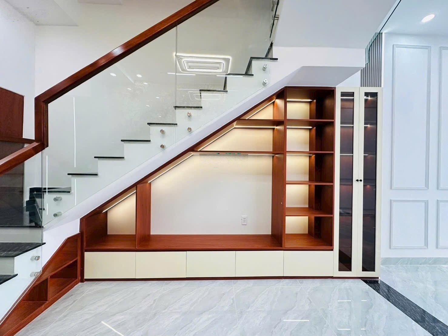 Nhà phố sổ riêng vừa hoàn thiện P. Dĩ An, TP.HCM (sáp nhập mở rộng) DT: 4 x 15 = 60m