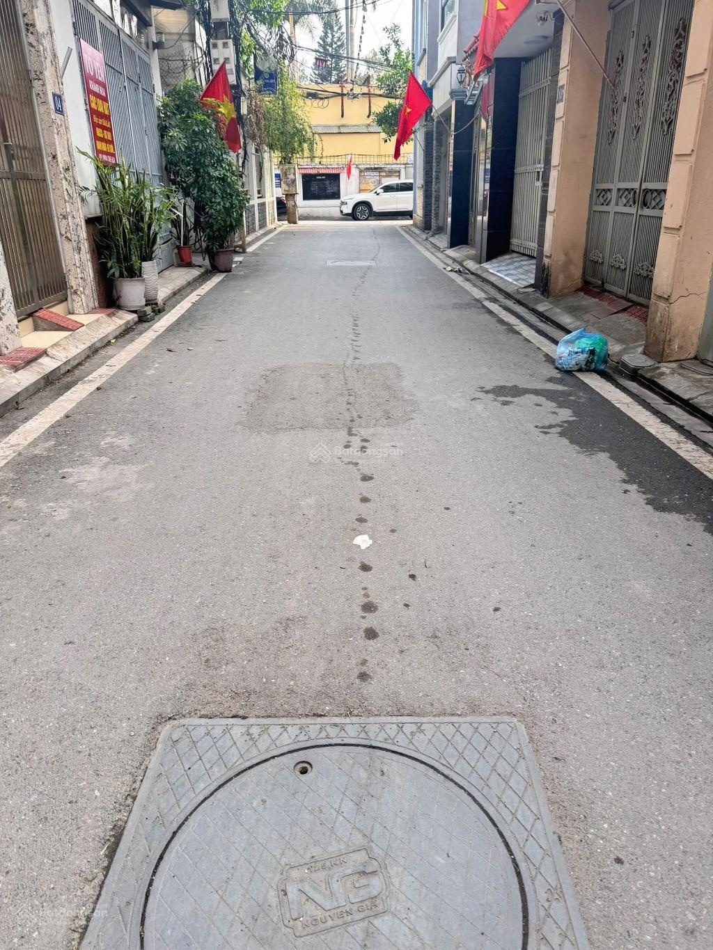 Bán nhà nguyễn sơn phân lô bàn cờ 76m gara ô tô ô tô 7 chỗ thông 16,2 tỷ