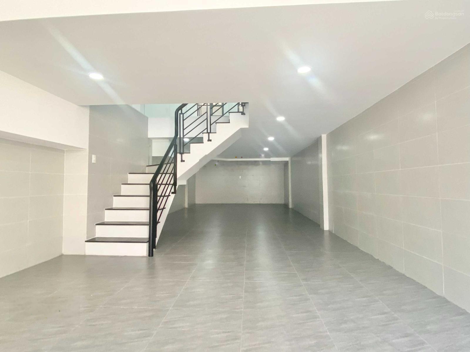 Cho thuê nhà phố Cityland có hầm, nhà đẹp, giá 42 triệu/tháng. LH 0986260730