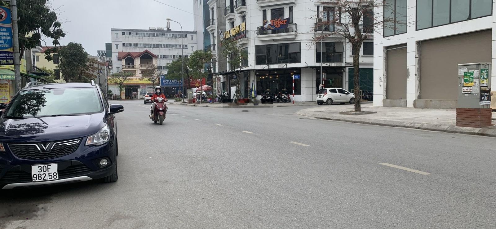 Bán gấp: 140m2, MT 7m đường 22m trung tâm Trâu Quỳ kinh doanh ngày đêm. Cách hồ 3 bước giá 250tr/m2