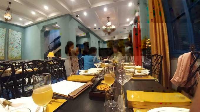 Cho thuê nhà mặt tiền đường Tú Xương, Phường 7, Quận 3. DT: 15x30m. Trệt 2 lầu. DTSD: 1.300m2