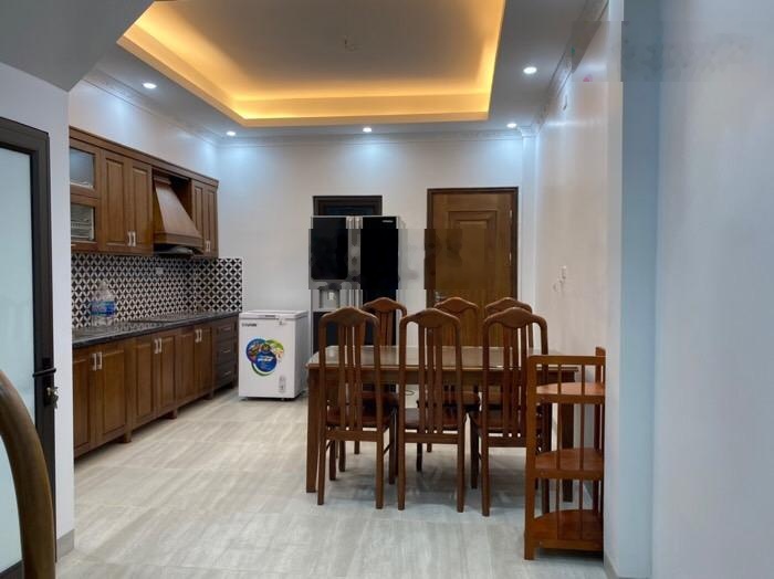 Cần bán gấp nhà Bằng Liệt Linh Đàm ô tô đỗ cửa, sát chợ dt 39m2 giá hơn 8 tỷ