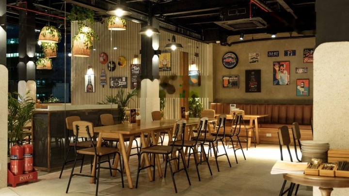 Cho thuê nhà mặt tiền đường Nguyễn Huệ, phường Bến Nghé, Quận 1. DT: 15x34m. T 4 lầu. DTSD: 1.200m2