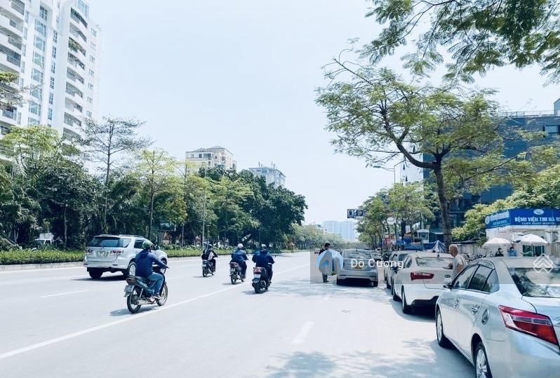 Cực Vip - chủ cần bán gấp nhà mặt phố Võ Chí Công, Tây Hồ - 1060m2 x 2 tầng, lô góc - mặt tiền 40m