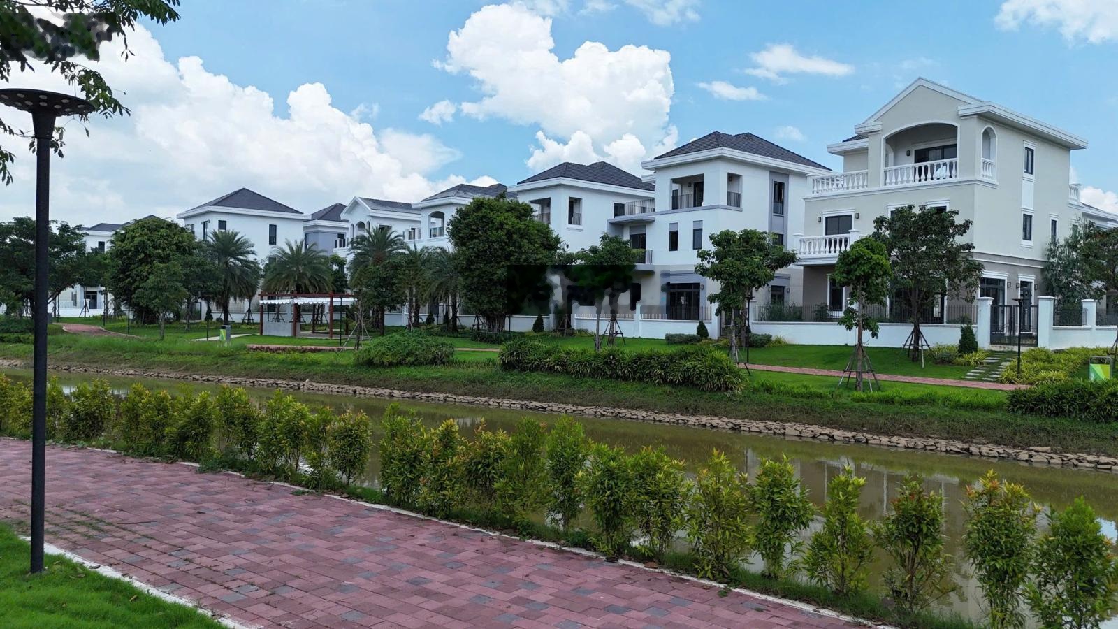 BTSL 200m2 view công viên giá 11.8 tỷ TT hơn 5 tỷ cam kết về giá và rổ hàng luôn cập nhật mới