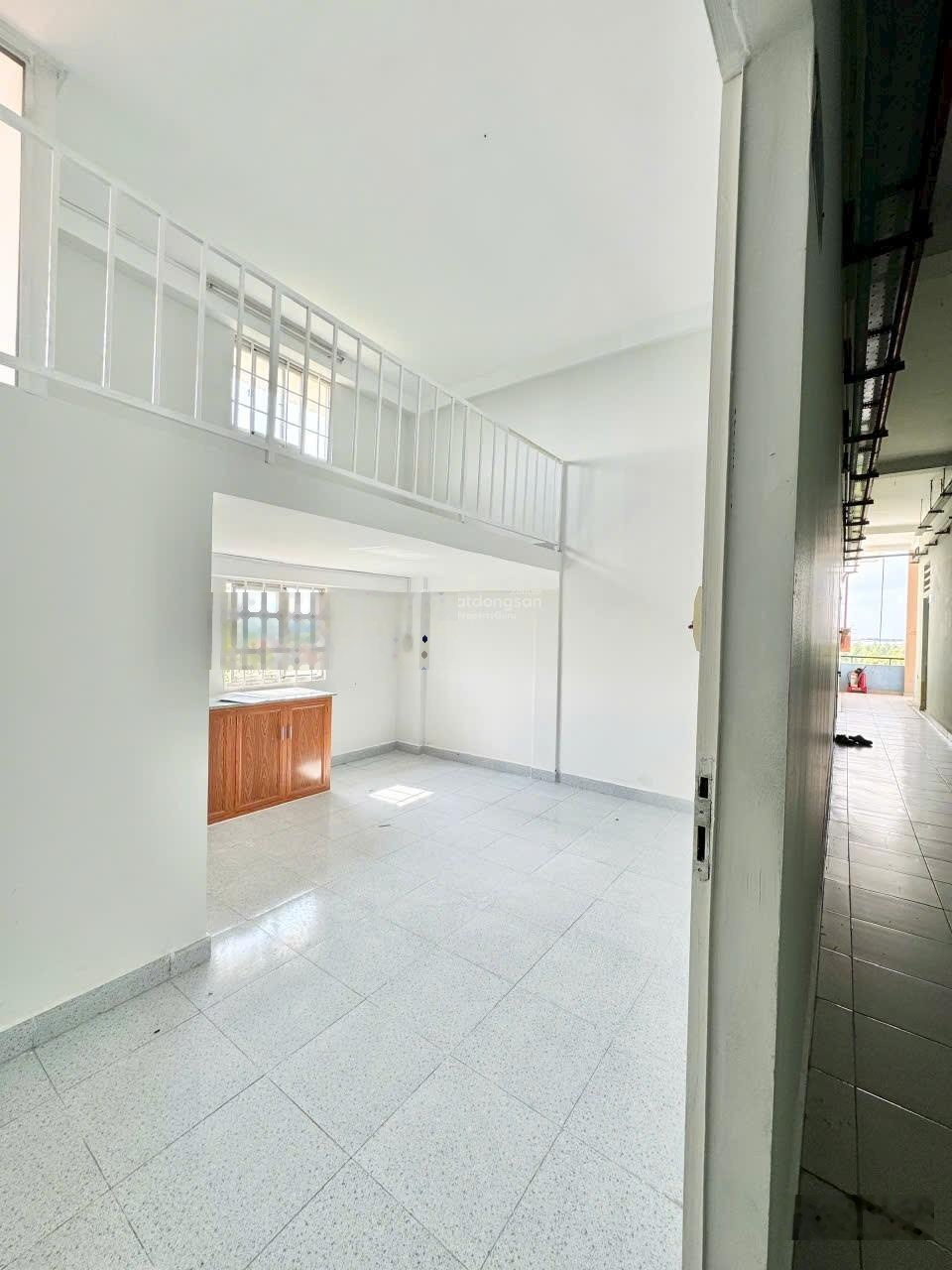 Nhà xã hội Định Hòa. Lầu 3 sổ hồng 485 triệu. Thuê được: 2 triệu/tháng. Toàn quốc mua được