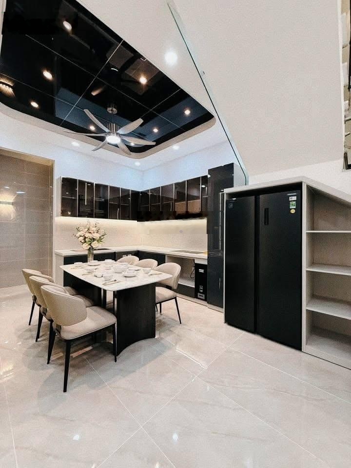 Phố cổ phố Lò Đúc! thang máy vù vù 2 thoáng ba bước ra ô tô, sổ đẹp, full nội thất 41m2 * 5T