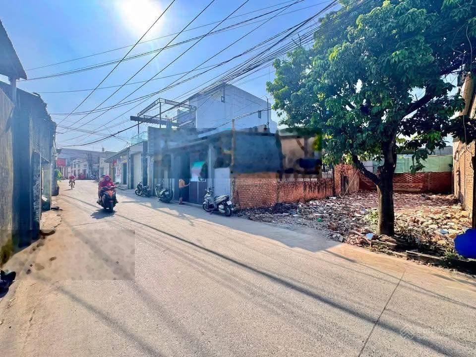 B.án lô đất Ngay cạnh chợ Nhỏ Lộ Đức. Hố Nai Đồng Nai Diện tích : 7 x 19m. Sổ riêng full thổ cư.