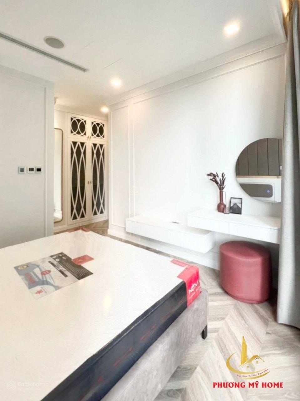 Vinhomes Golden River - Căn 2PN - 2WC diện tích lớn đẹp nhất giá chỉ 31 triệu / tháng