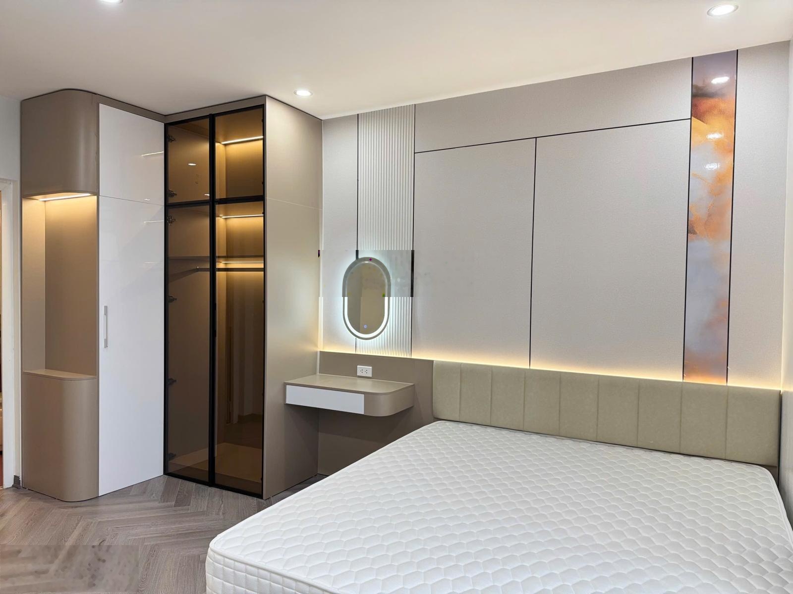 Tôi cần bán CHCC cao cấp inperia Garden, dt: 71m, 2p,2wc, full nt, giá bán nhỉnh 8 tỷ