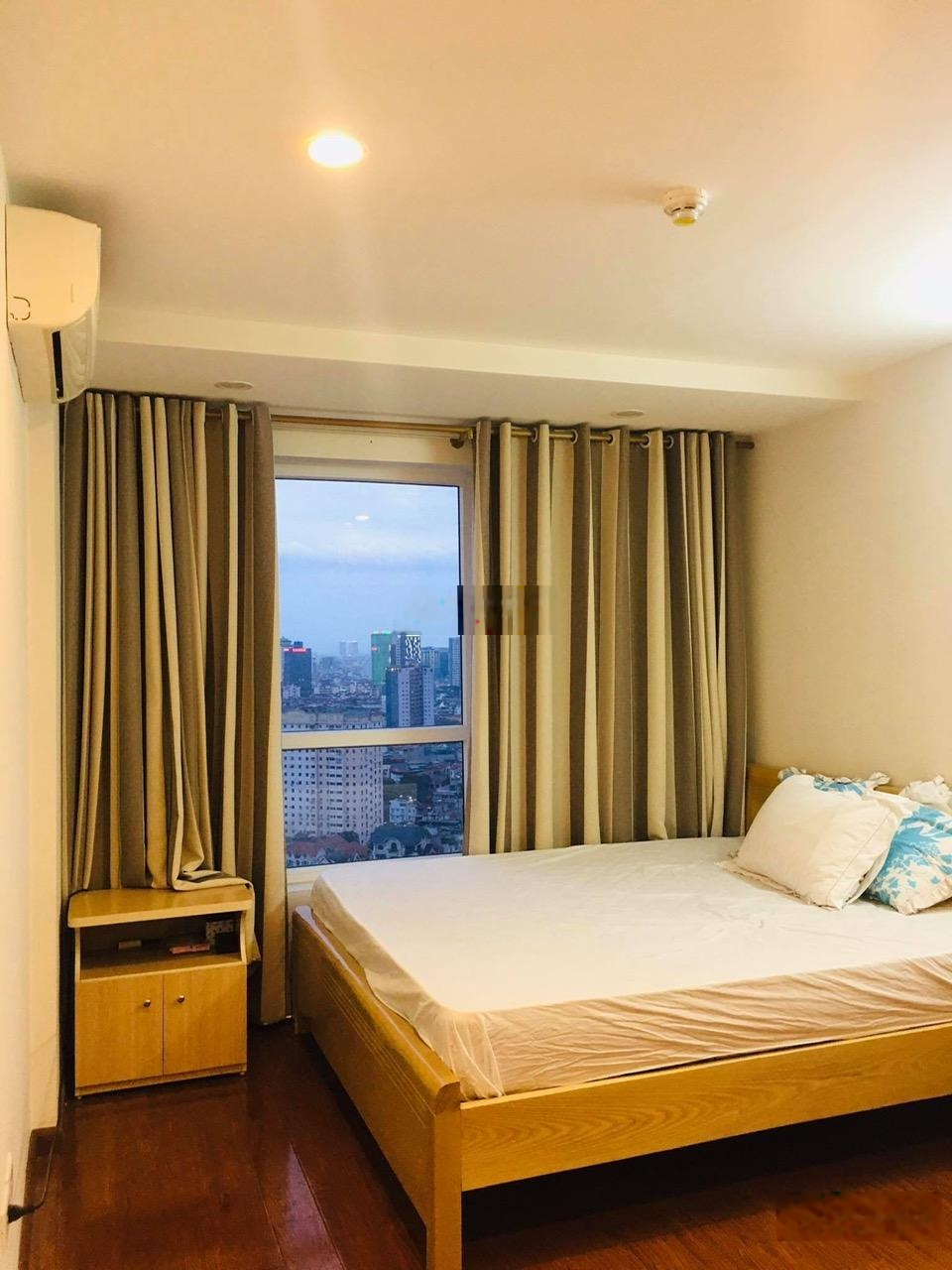 Bán căn chung cư A14 Yên Hoà, dt: 55m2, 2pn, 2wc, giá bán: 4,9 tỷ, nhà full nt