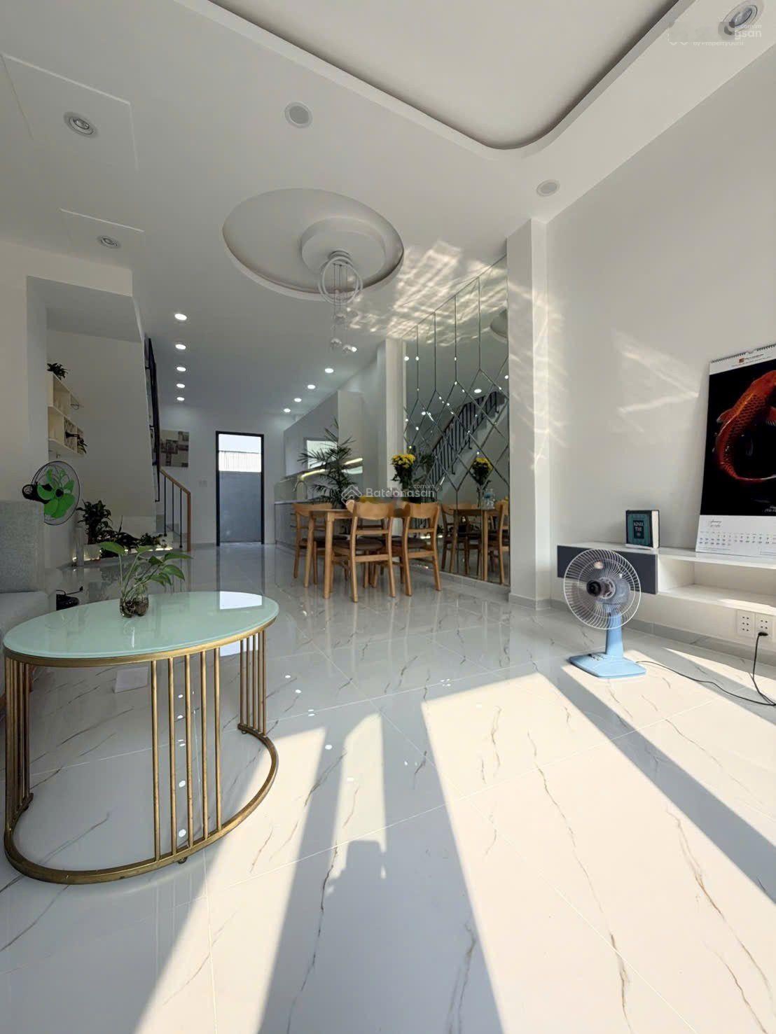 5,5 tỷ, NHÀ MỚI 3 TẦNG BƯNG ÔNG THOÀN - PHÚ HỮU , sổ hồng chuẩn