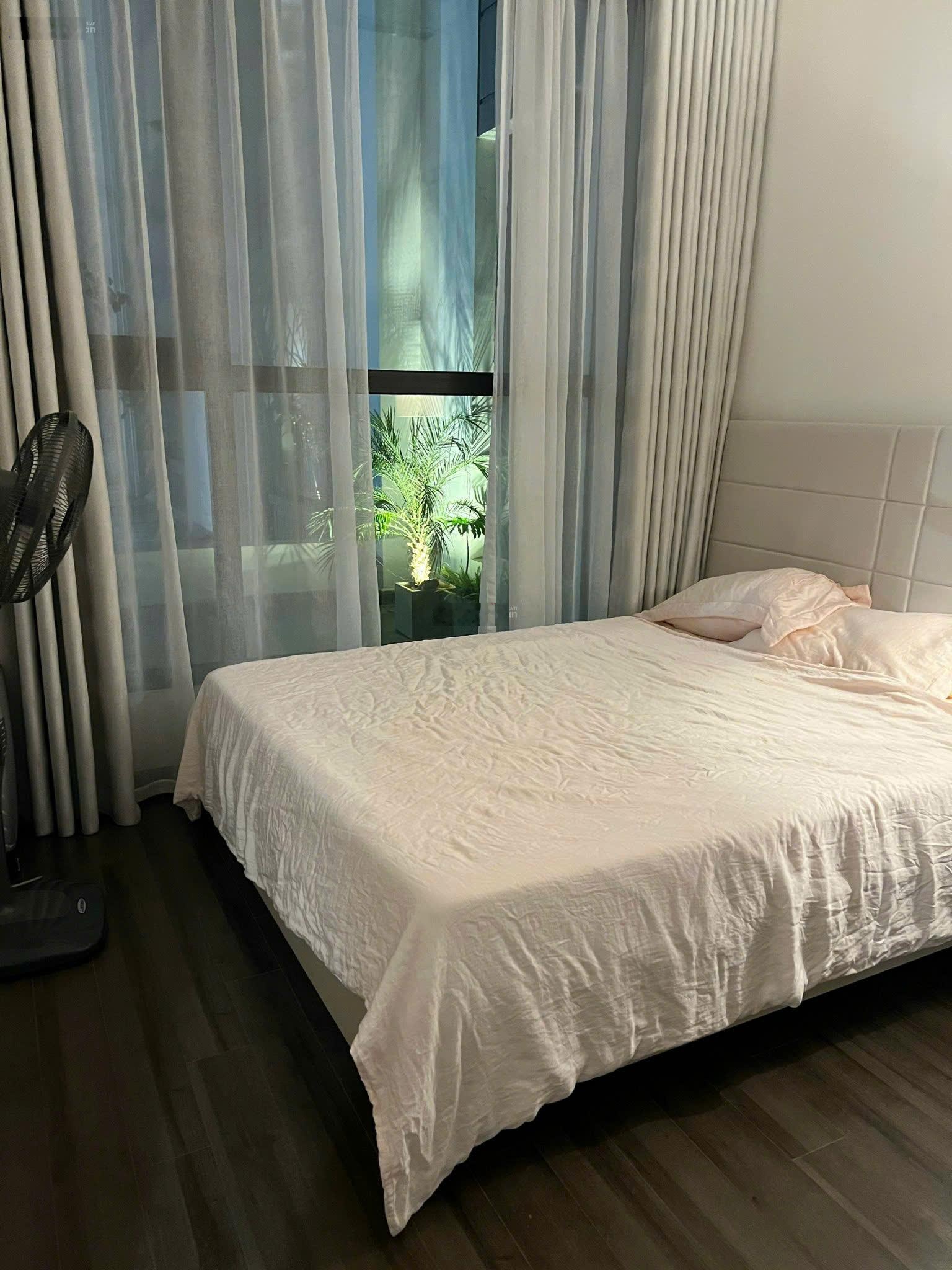 Chính chủ bán Chung cư Vinhomes Symphony, căn 1PN, Full nội thất, giá 4.2 tỷ