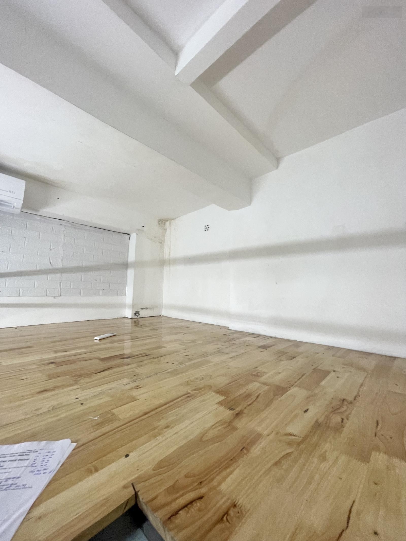 Cho thuê phòng trọ có gác giá rẻ sẵn máy lạnh tủ lạnh - gần ngã tư phú nhuận