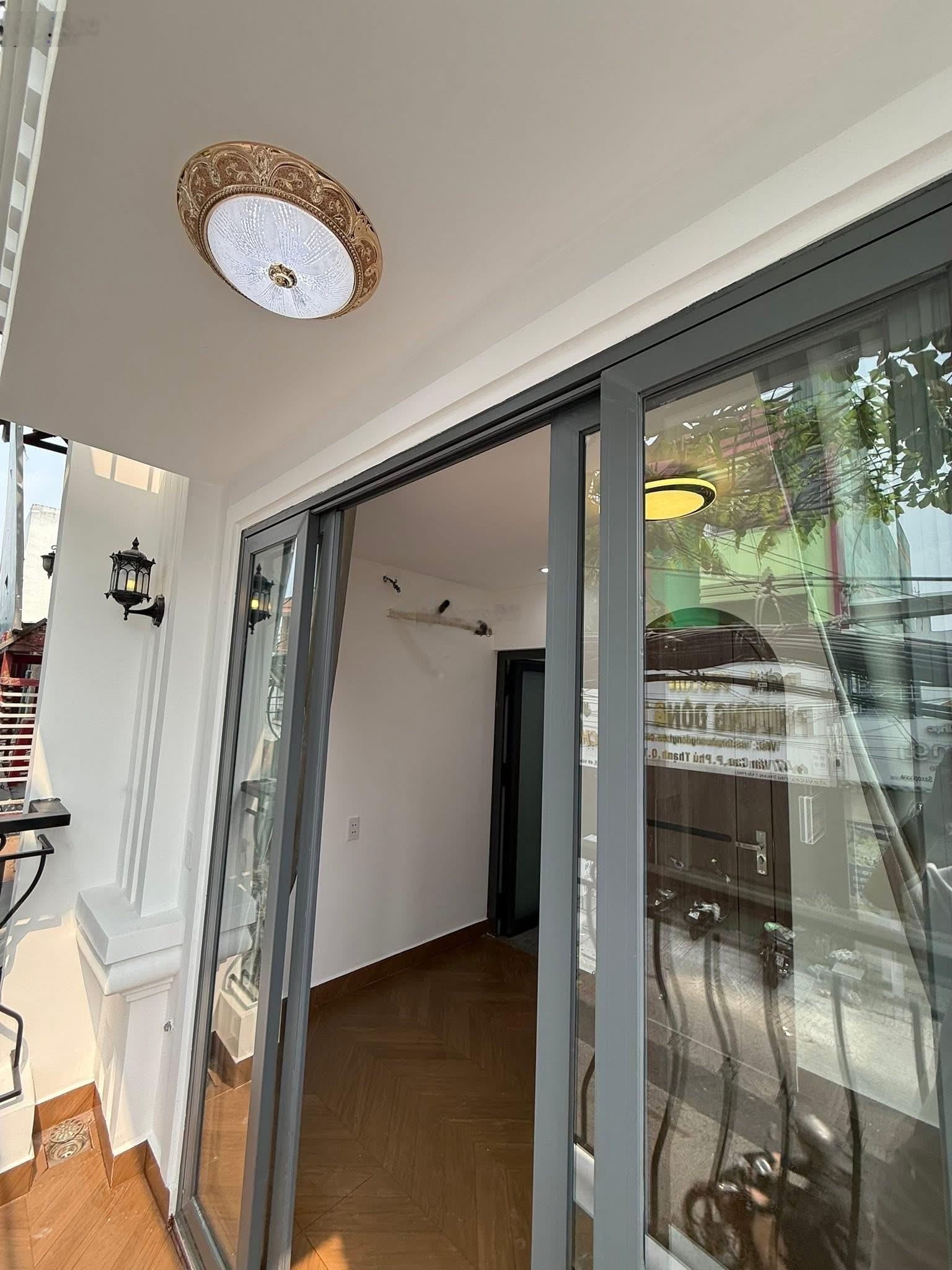 Siêu phẩm mặt tiền Văn Cao trệt 2 lầu nhà đẹp ngất ngây SHR giá có 4 tỷ 150 cho vị trí kinh doanh