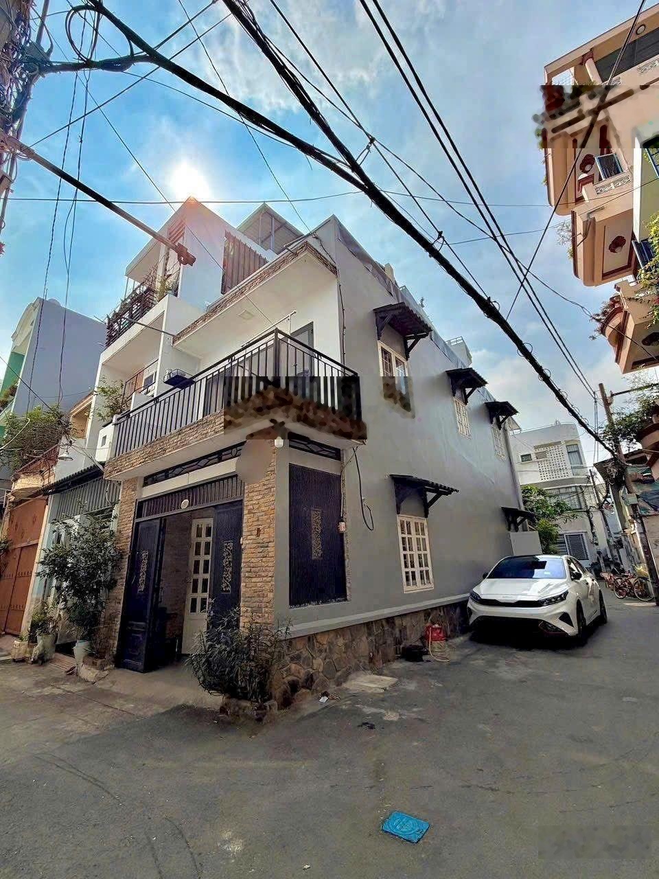 Bán nhà hai mặt tiền đường Nguyễn Thượng Hiền, Phường Bàn Cờ, Q3 DT: 3.4m x 10m 2 lầu 4PN giá 8 tỷ