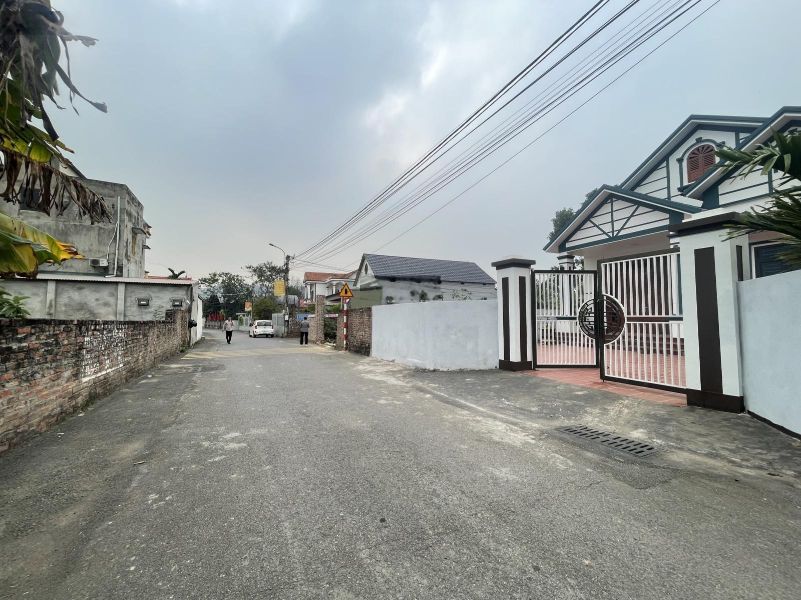 Khai xuân lô đất đẹp ngay cạnh hồ đại lải