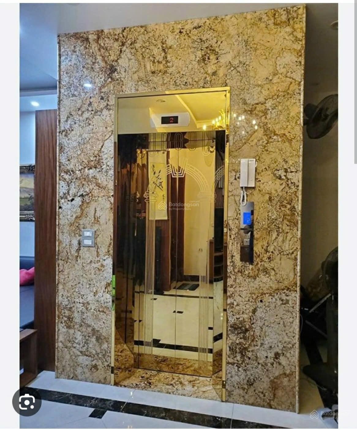 Bán gấp nhà Phố Yên Lạc - Hai Bà Trưng, ngõ rộng - thoáng, ô tô đỗ, 52m2 x 5T thang máy, hơn 17 tỷ