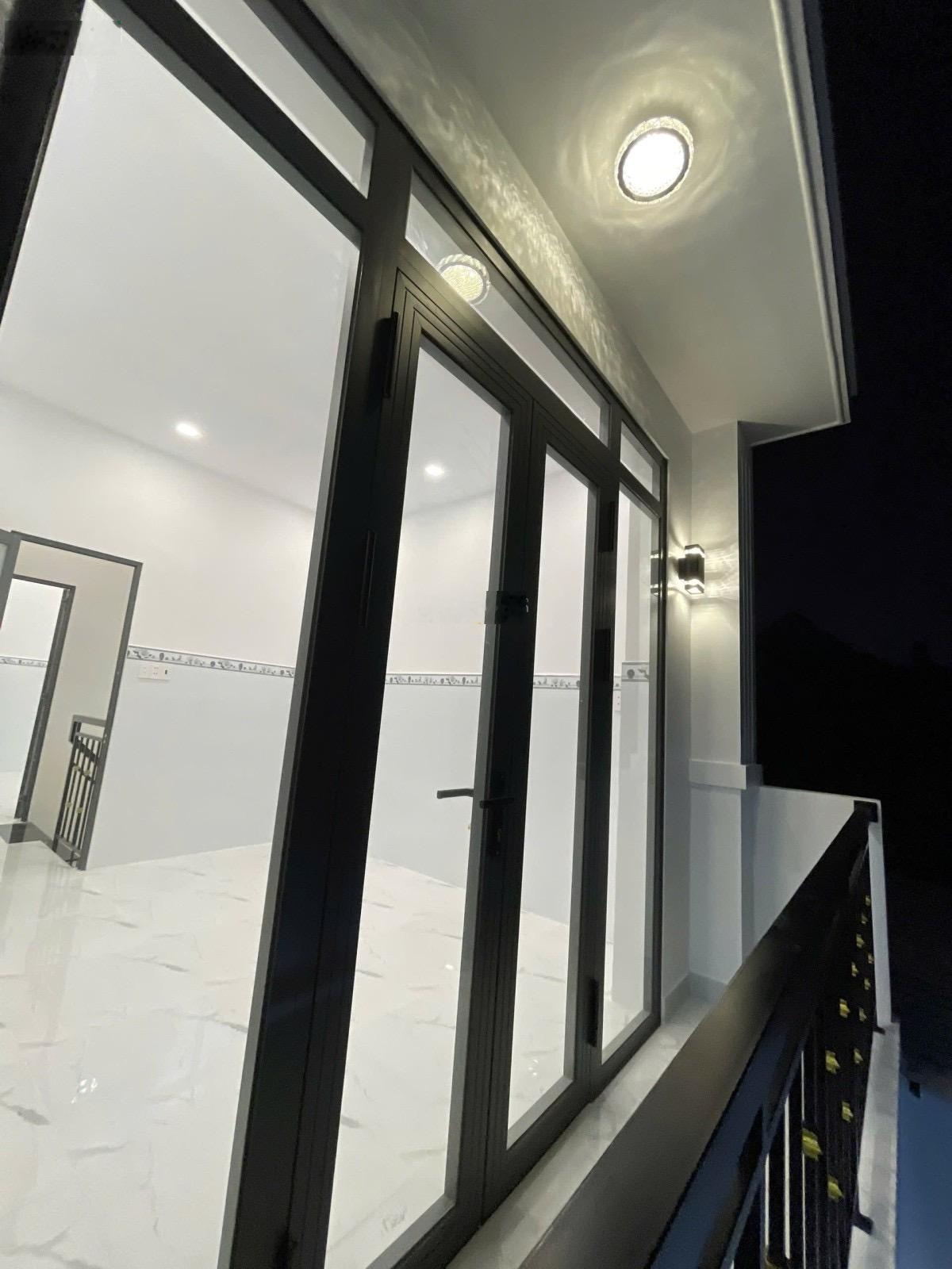 Hiếm! Nhà mới 3PN P15Q8 chỉ 3.78T- 3.8x9 vuông- Có P trệt- Cách Q5 10p- hẻm yên tĩnh- Xem ngay