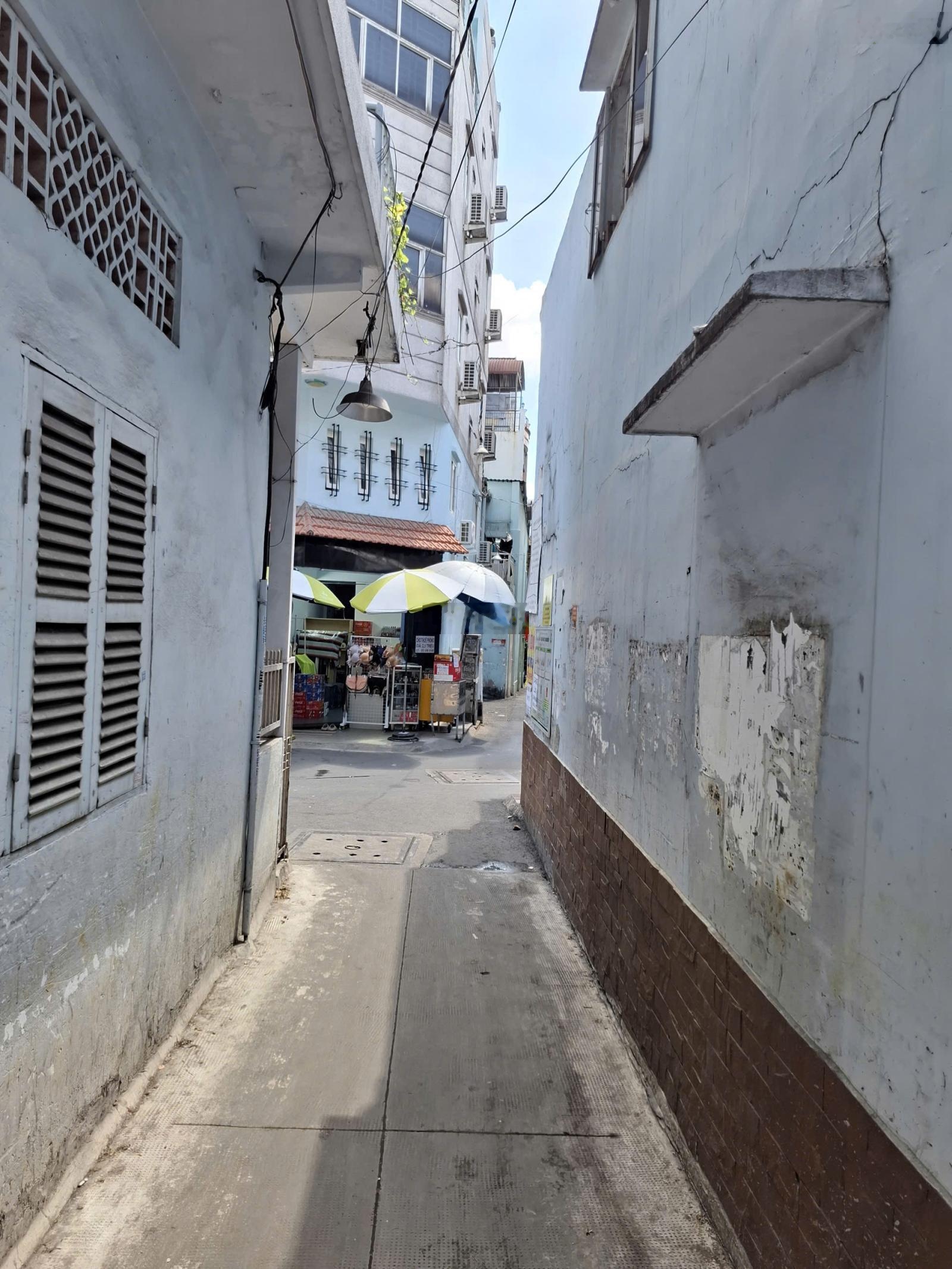 Cần bán nhà hẻm trung tâm, q 3, p 12, lê văn sỹ, 3 tầng, giá 8.4 tỷ