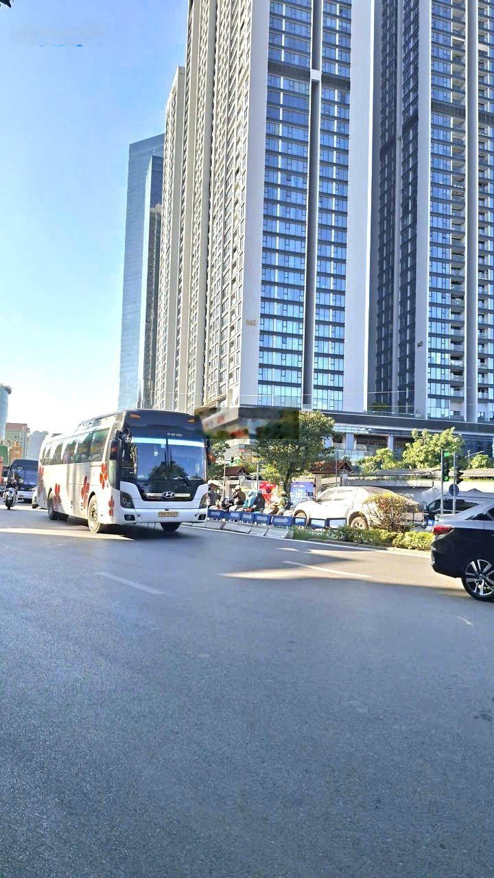 Bán nhà mặt phố Hoàng Quốc Việt 235m2, 8 tầng giá: 88 tỷ. Cầu Giấy
