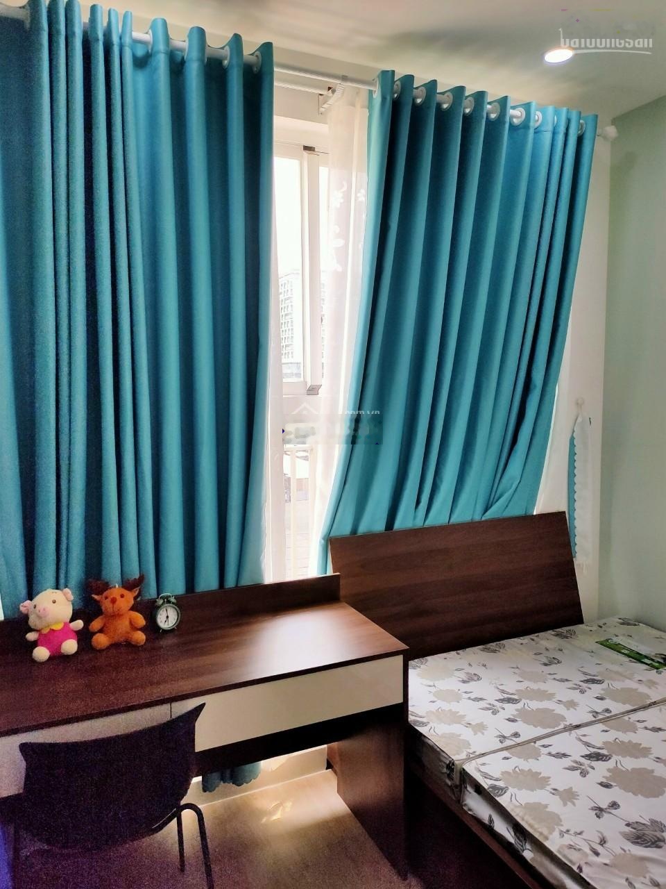 Căn hộ 3PN, full nội thất 97m2, view Landmark81 và TT Q1, giá chỉ 18tr/tháng. Liên hệ 0798758979