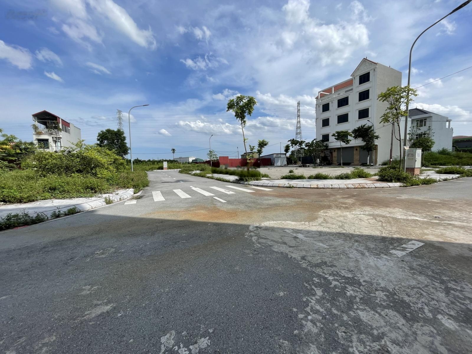 60m . đất đấu giá x1 la tinh ô áp góc đẹp không lỗi nhỏ giá đầu tư