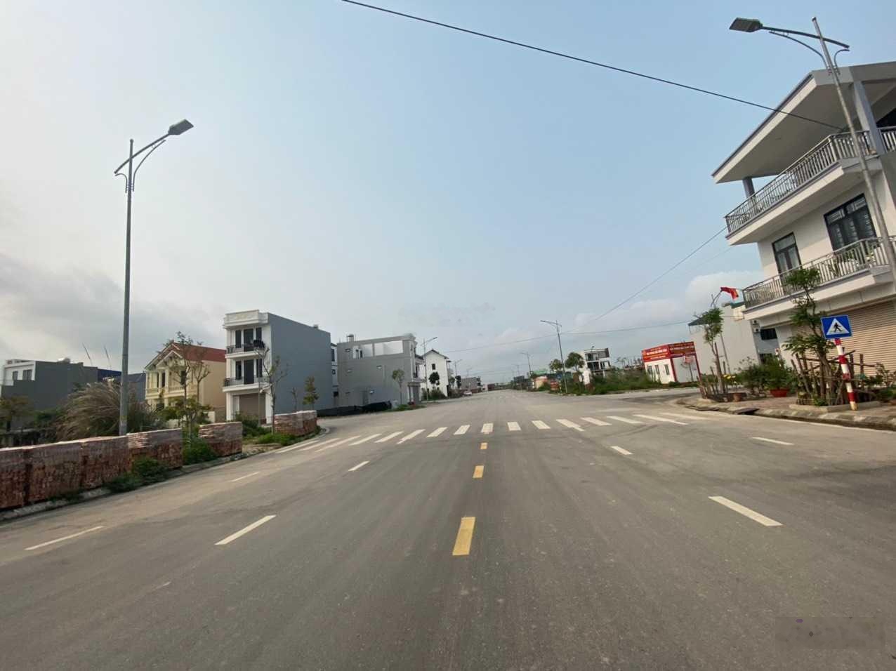 Một lô 96m2 cực đẹp không lỗi lầm tại khu D