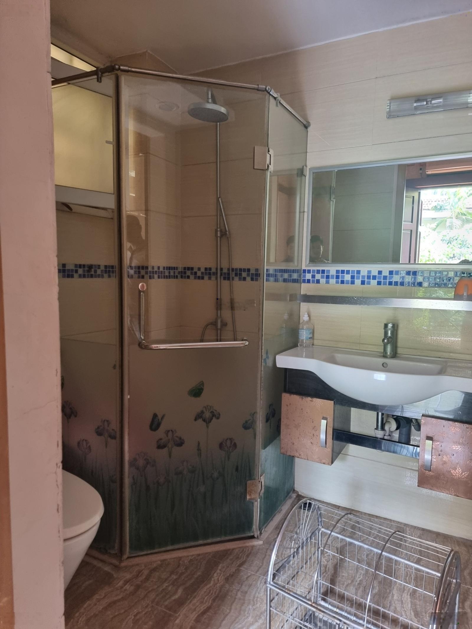 Chính chủ cần bán nhà mặt phố Tô Ngọc Vân - phường Quảng An - Tây Hồ Hà Nội 142m2x5T, MT 6m