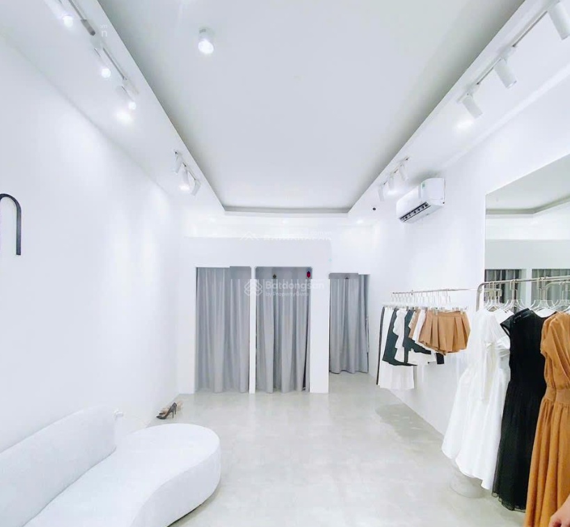 Chính chủ cho thuê nhà mặt phố Huế vị trí đẹp giá tốt