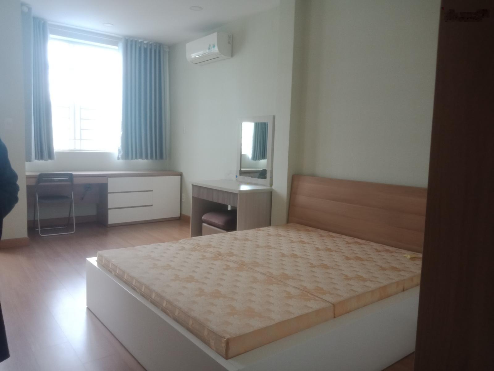 Bán gấp căn nhà 2 lầu HXH 4m, DT 4x16, (68 m2) giá 11,3 tỷ Nguyễn Trọng Tuyển, Phường 1, Tân Bình