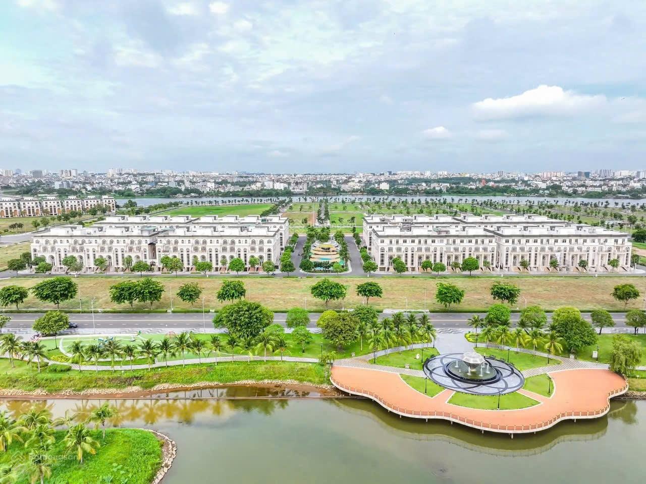 Nhà bán gửi bán giá tốt Tại Vạn Phúc City chỉ từ 19,5 tỷ. Nhấp vào để xem chi tiết