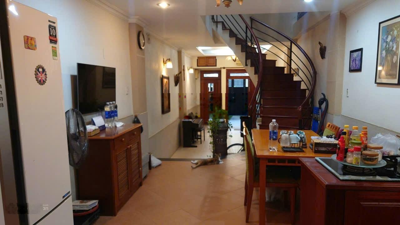 Bán nhà 3 lầu khu vip đường 8m Nguyễn Đình Khơi P4 Tân Bình Hoàng Việt... DT( 69 m2 )giá 13,9 tỷ