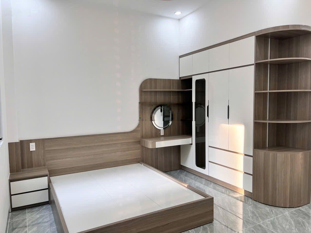 Chủ kẹt tiền hạ 500tr bán gấp nhà phố hiện đại ngay trung tâm tp thuận an bình dương cũ