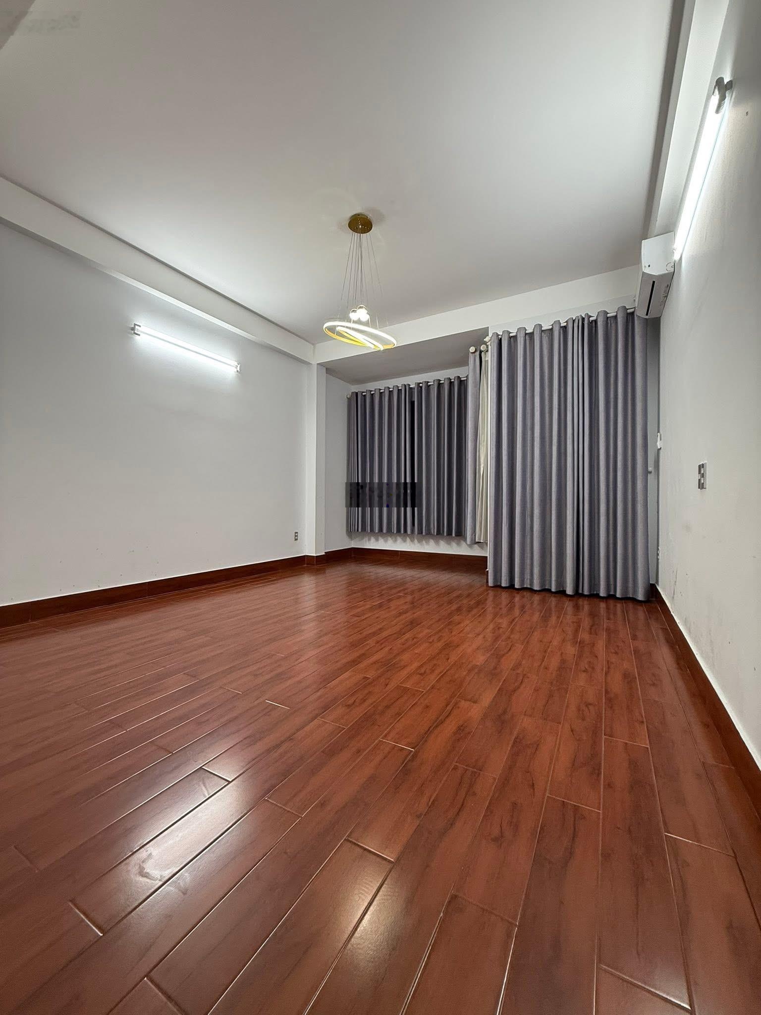 Cho thuê nhà đẹp mtnb khu tên lửa - gần aeon mall dt : 4,5x23 xd 3,5 tấm . giá 28tr tl