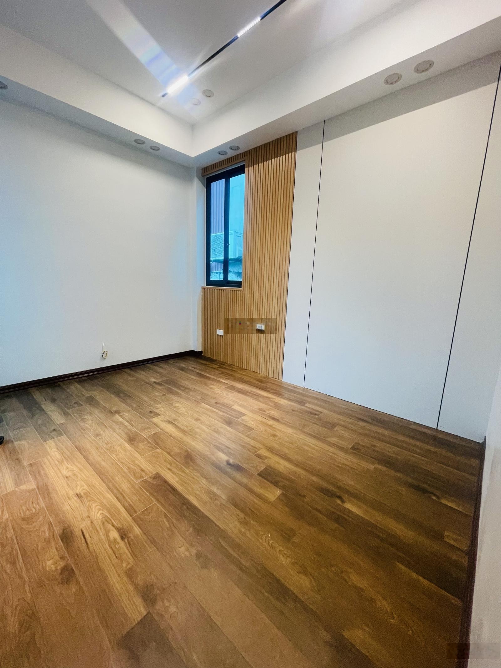 Hiếm!! Nhà phố Hàng Bún, 2 thoáng, thang máy nhập khẩu, mới koong, dân xây 27/40m*6t, full NT xịn