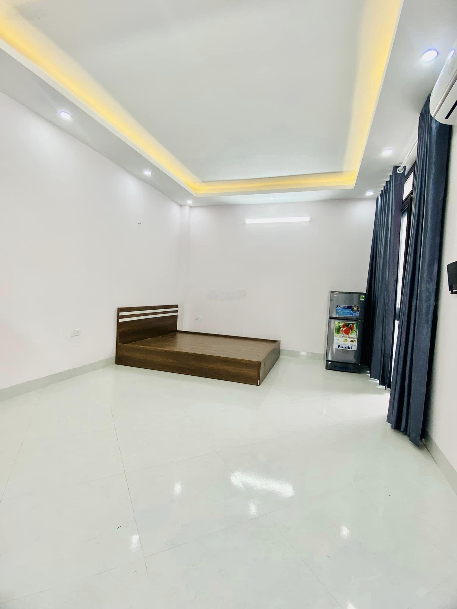 Bán tòa CCMN Xuân Thủy, CG xây mới, 65m2*7T*11p full đồ, KK, 10m gần phố doanh thu gần 900 tr/năm