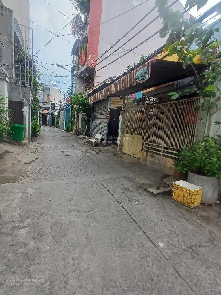 Cần tiền bán gấp nhà cấp 4 DT 10x62m mặt tiền Nguyễn Thị Thập đối diện Big C giá tốt ai đầu tư