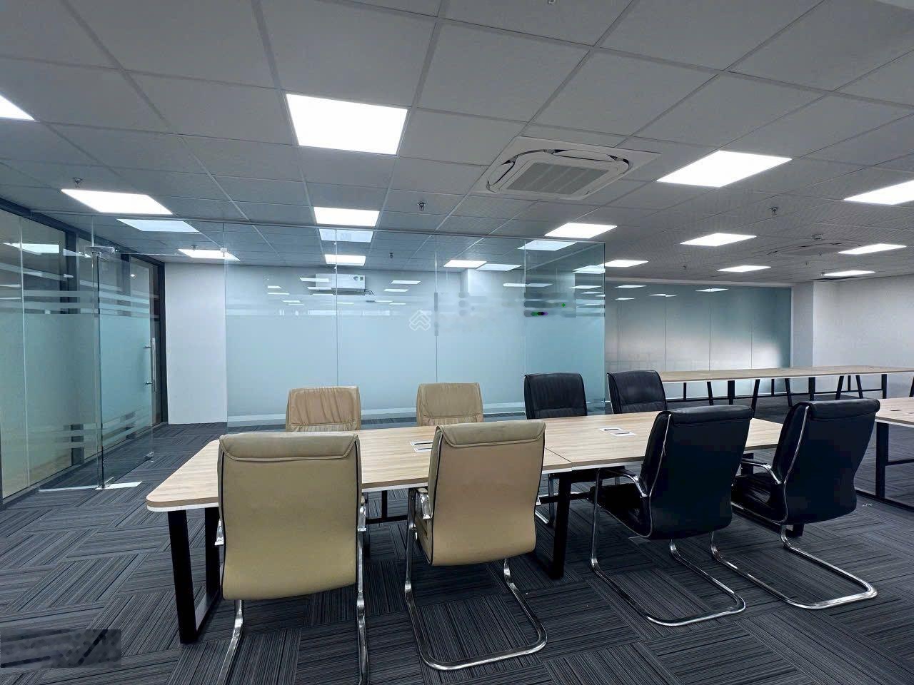 Cho thuê văn phòng phố Lê Thanh Nghị DT từ 30m2, 50m2, 70m2, 120m2, 250m2, giá thuê 160.000 đ/m2/th