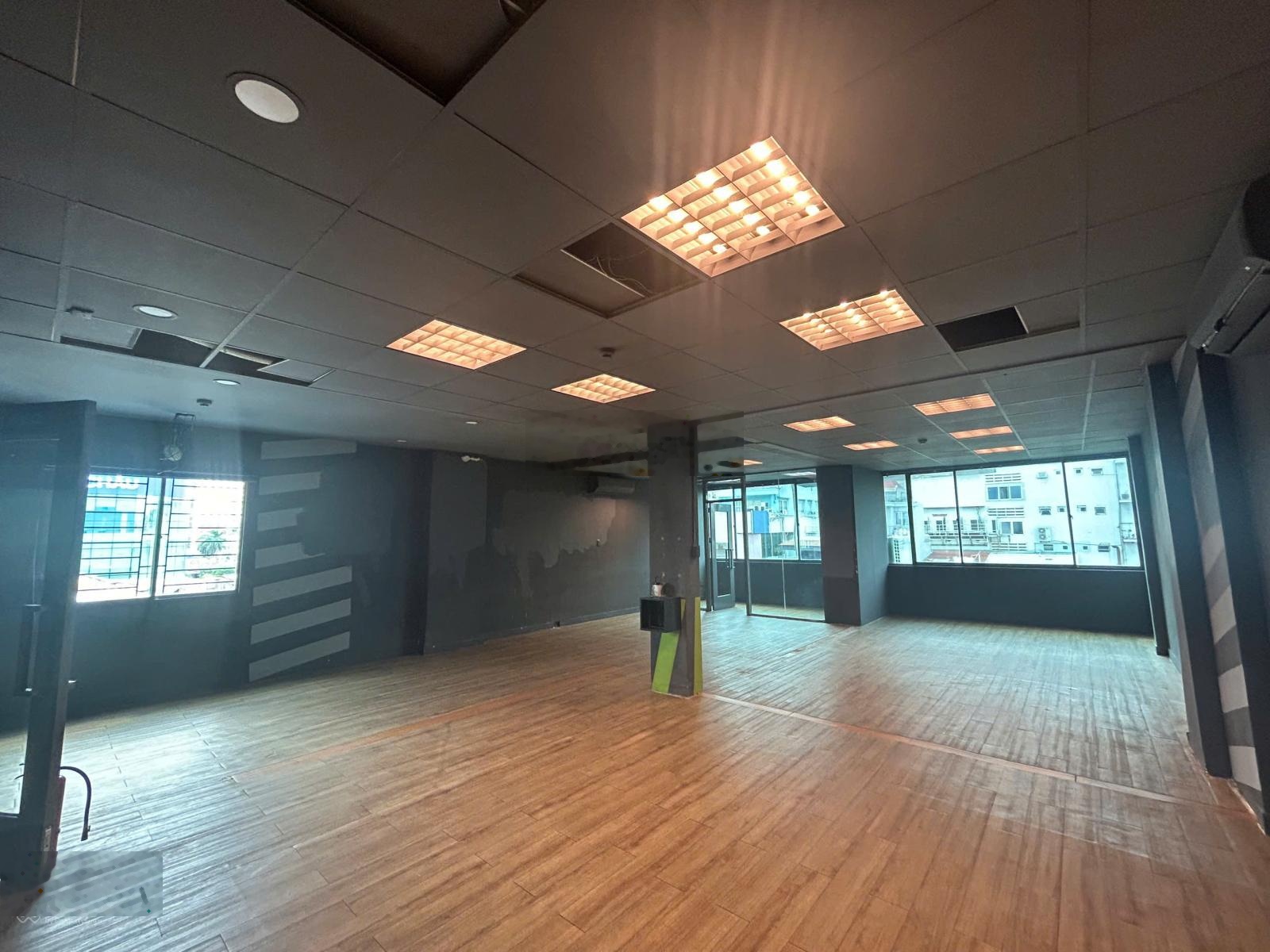 Cho thuê văn phòng, kinh doanh dịch vụ thương mại tại 16-18 Nguyễn Gia Trí, văn phòng 90m2 và 115m2