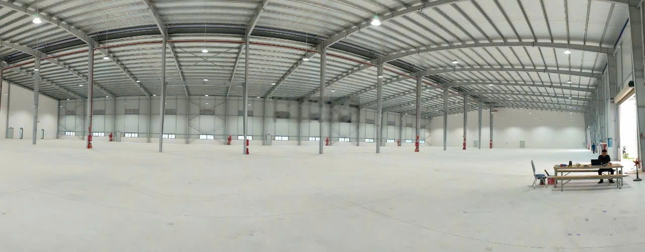 Cho thuê kho, nhà xưởng tại đường 379, Văn Giang, Hưng Yên, giá cực rẻ, 4500 m2