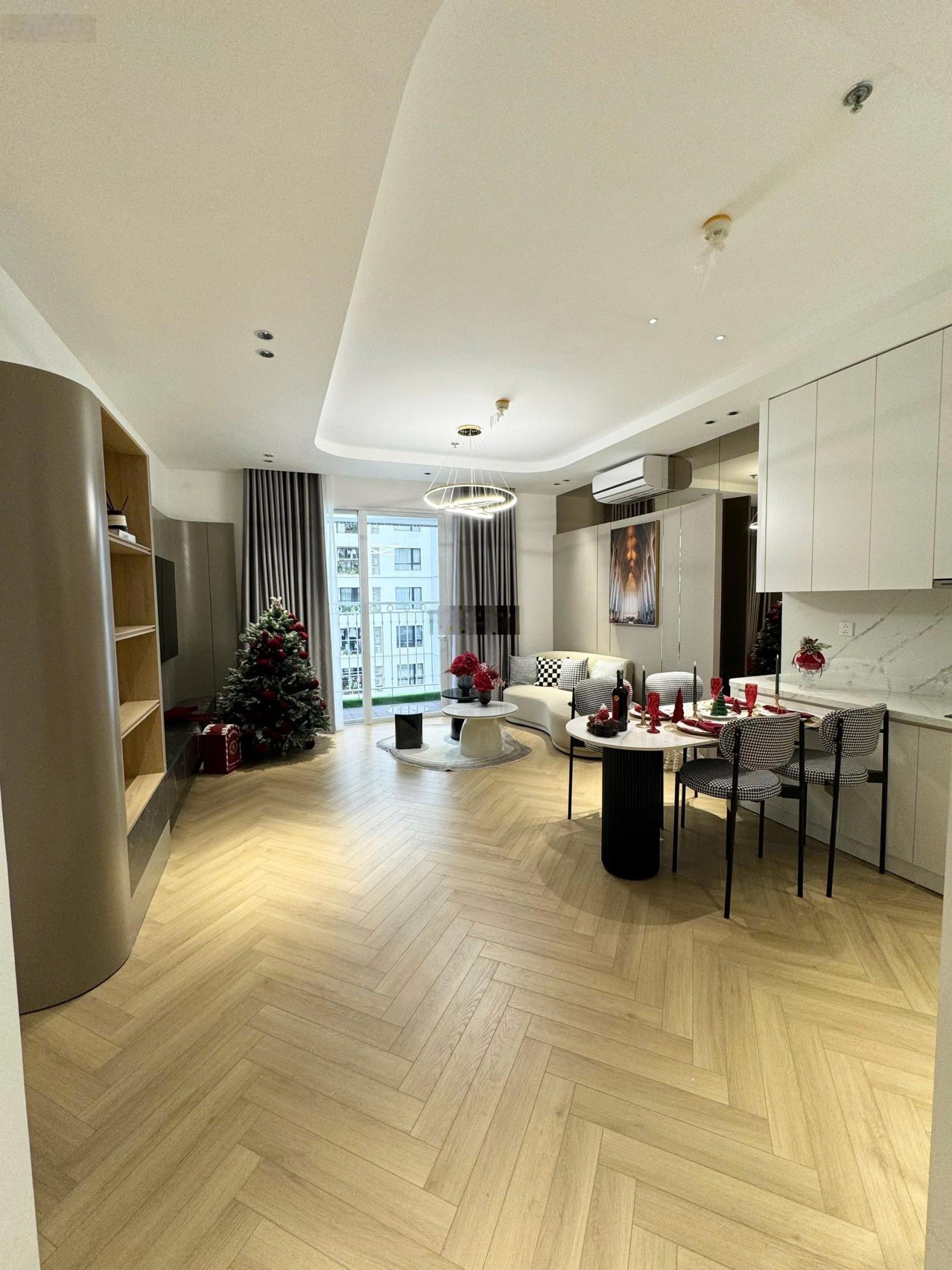 Tôi cần cho thuê căn hộ 2 phòng ngủ rộng giá 15 triệu / tháng. LH 0354864745