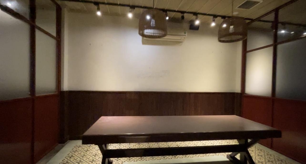 Cho thuê nhà MT Nguyễn Huệ Q1 (DT: 11x30m, 2 tầng SD 520m2 giá 160tr/1 tháng)