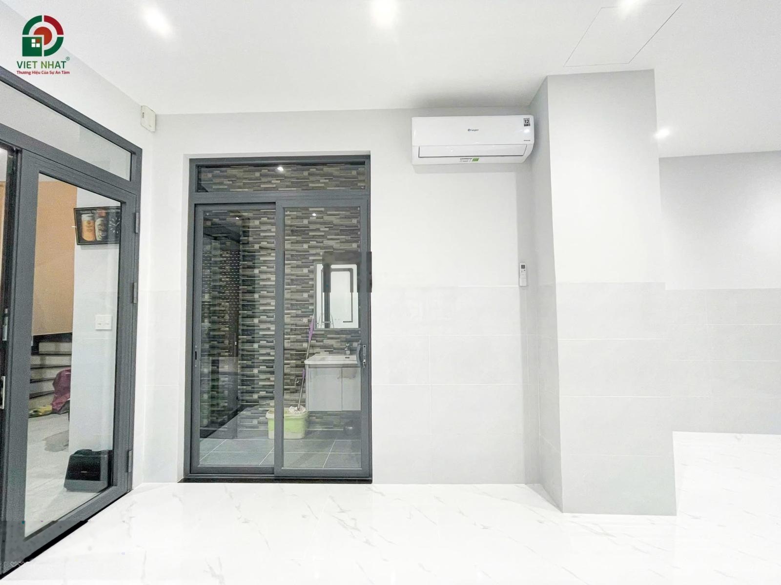 Cho thuê mặt bằng tầng trệt góc 2 mặt tiền tiện cho việc mở văn phòng, tiệm nail, spa....