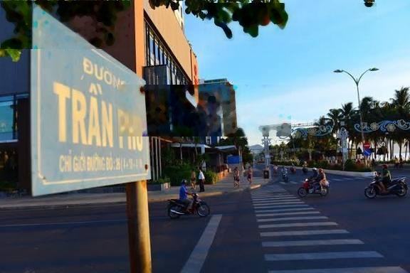 Bán nhà mặt phố Nguyễn Thiện Thuật, 350 triệu / m2, 248 m2, chính chủ, giá ưu đãi