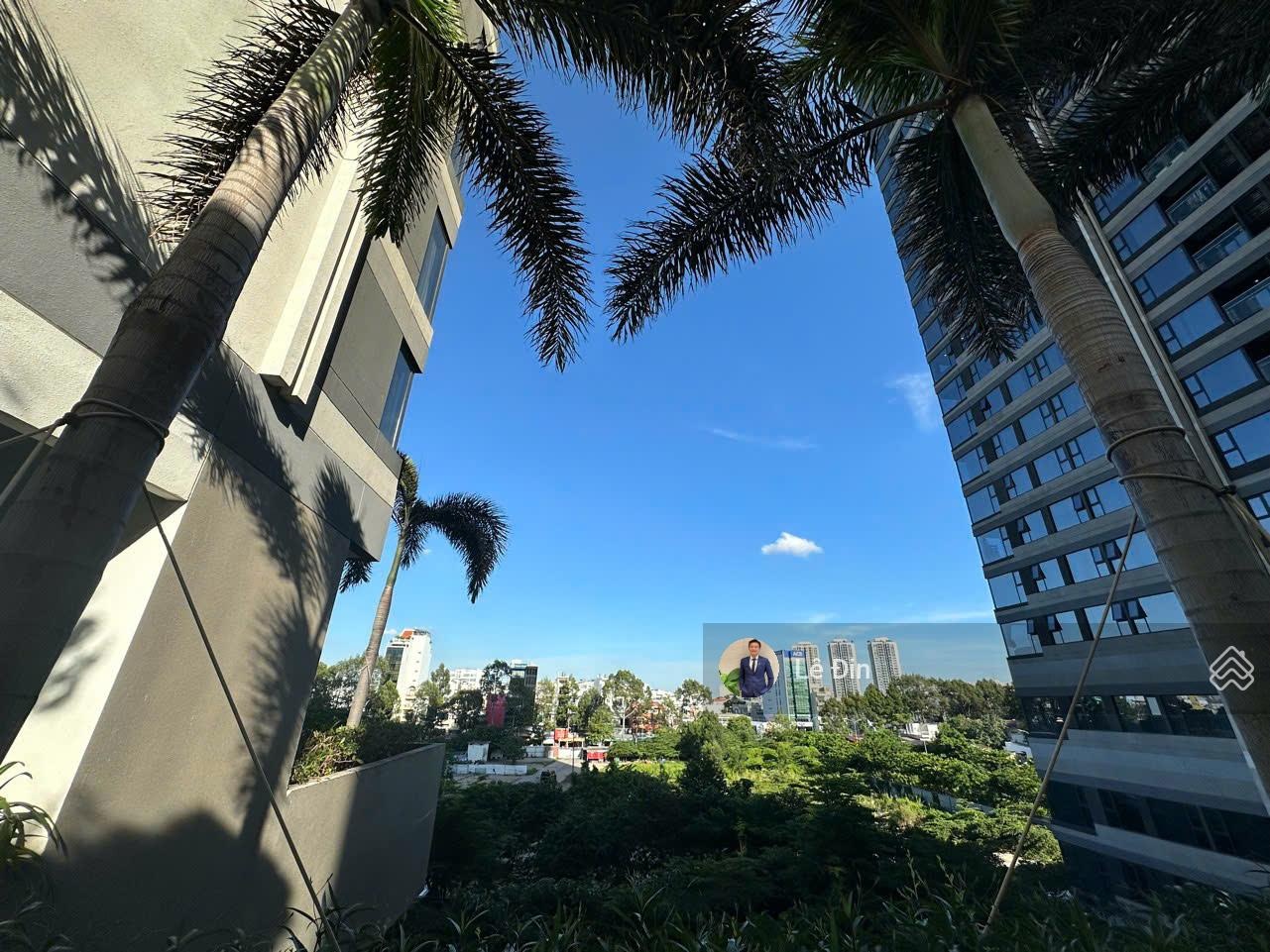 Chính chủ giảm 1 tỷ bán gấp 2PN Kingdom 101, Q10, full NT có sổ, tầng đẹp view thoáng mát, Mr Đin