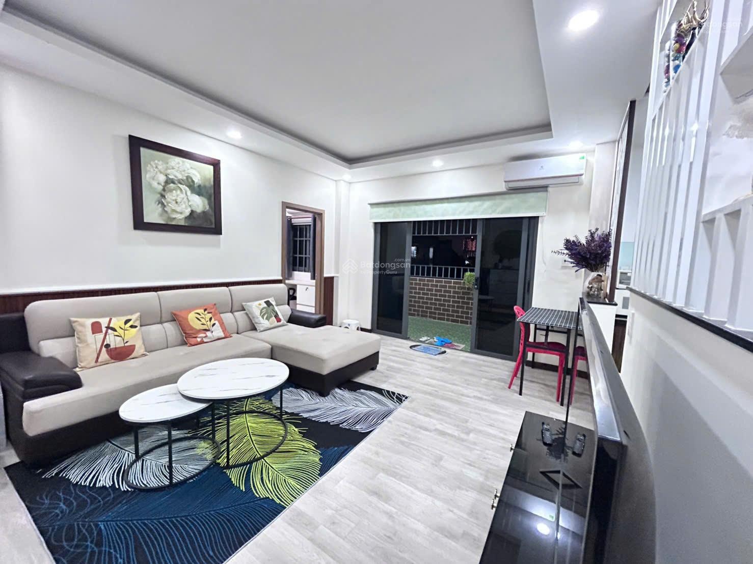 Cần cho thuê chung cư 152/11 Nguyễn Thị Tần P2 Q8- căn hộ sân vườn 105,1m2