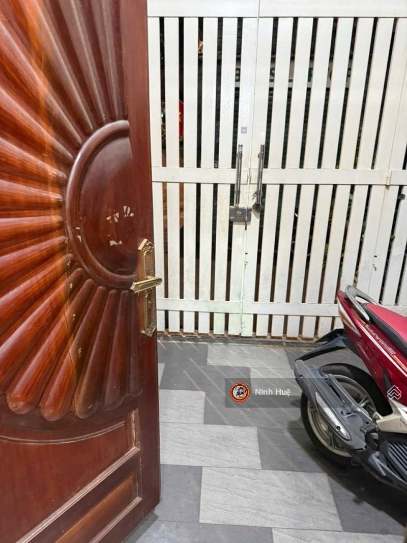 Tân Bình Cách Mạng Tháng 8 hai bước ra đường lớn, hẻm ô tô to gần bv thống nhất giá 10,5 tỷ